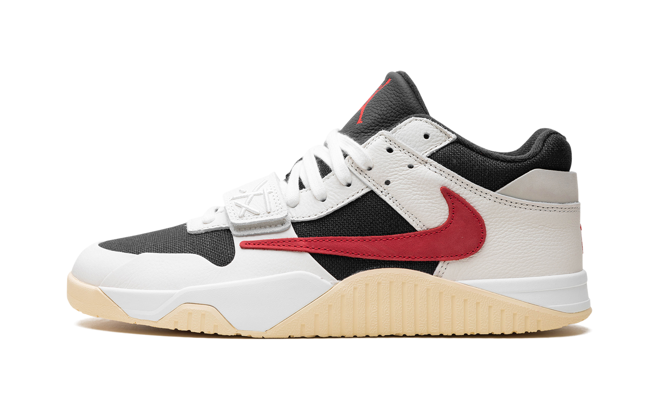 Nike Jumpman Jack Travis Scott universiteit rood schoenen met rode en zwarte details, zichtbaar van voren en zijaanzicht.