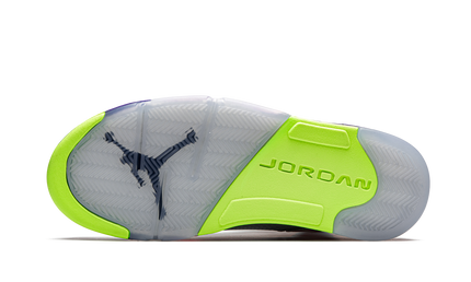 Sneakers Air Jordan 5 Retro "Alternate Bel-Air" van Mijn winkel, zwart met gekleurde accenten en klassieke sportieve stijl