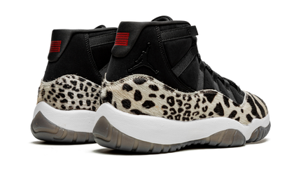 Dames Air Jordan 11 WMNS "Animal Instinct" schoenen in zwart en wit met dierlijke details, schoenen voor dames.
