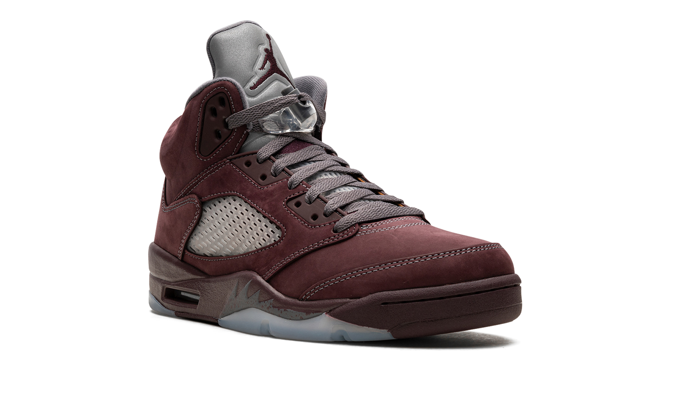 Sneaker Air Jordan 5 "Burgundy 2023" in wijnrode kleur, met leren bovenwerk en witte details, ontworpen door Mijn winkel.