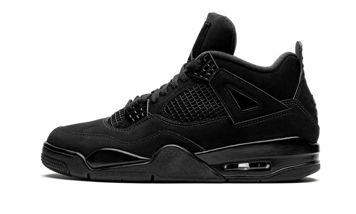 Zwarte Air Jordan 4 Retro "Black Cat 2020" sneakers met zwart leer en witte details, geschikt voor sport en casual dragen