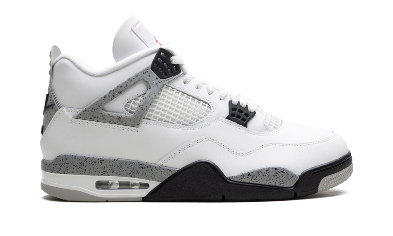 Witte Air Jordan 4 OG schoenen met cementdetails, witte leren bovenkant en zwarte accenten, Jordan merk, sneaker mode.