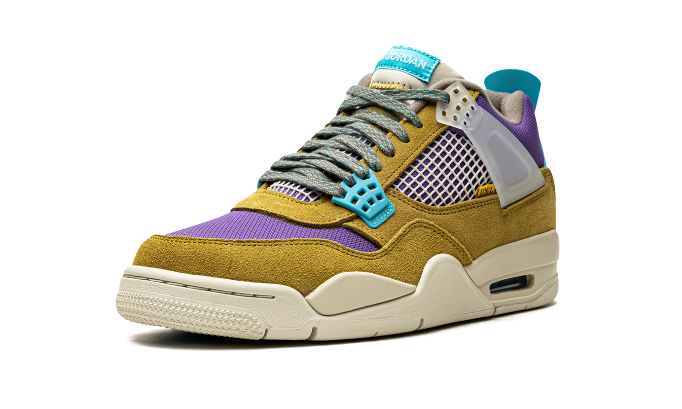 Sneakers Air Jordan 4 Retro SP "Union 30th Anniversary" in Desert Moss, met leren en suède details, zichtbaar in de afbeelding.