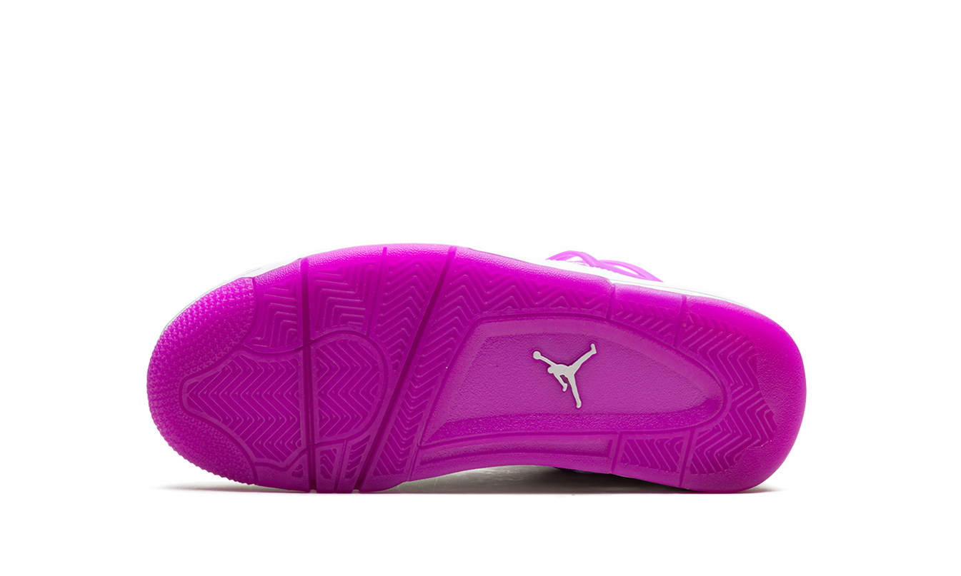 Sneakers Air Jordan 4 Retro GS "Hyper Violet" in paar met paarse en witte details, zichtbaar van de zijkant