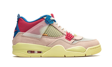 Sportieve Air Jordan 4 Retro SP schoenen in Guava Ice kleur, met wit en pastel details, van het merk Mijn winkel.