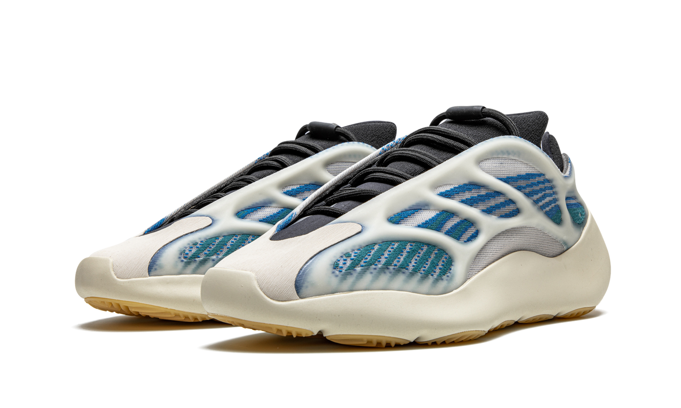 Yeezy 700 V3 Kyanite sneakers van Mijn winkel, wit en blauw sportieve schoenen met opvallend ontwerp en dikke zool