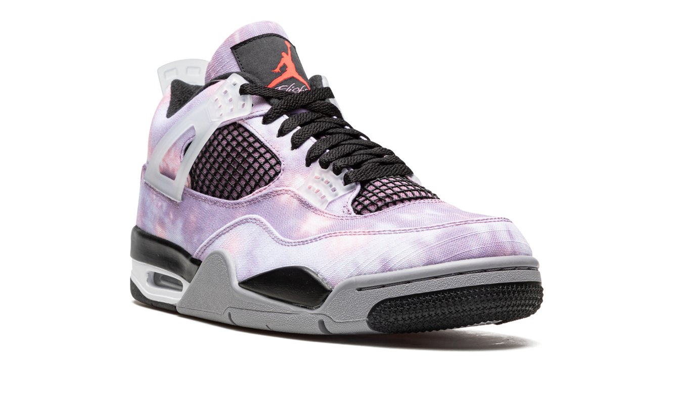 Zwarte en grijze Air Jordan 4 Retro "Zen Master" sneakers van Mijn winkel, zicht van de zijkant met details van het ontwerp.