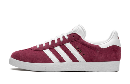 Adidas Gazelle schoenen in bordeauxrood en wit, lage sneakers voor heren met leren bovenwerk en witte zool.