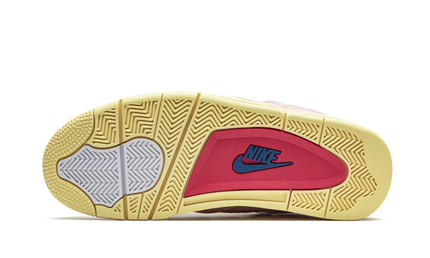 Lichte Air Jordan 4 Retro SP schoenen in Guava Ice kleur, met witte en grijze details en oranje accenten, van het merk Mijn winkel