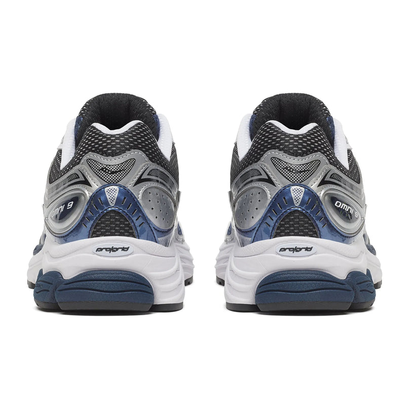 Zwarte Saucony ProGrid Omni 9 sneakers met navy details, CAPE EXCLUSIVES, zichtbaar van achteraan.