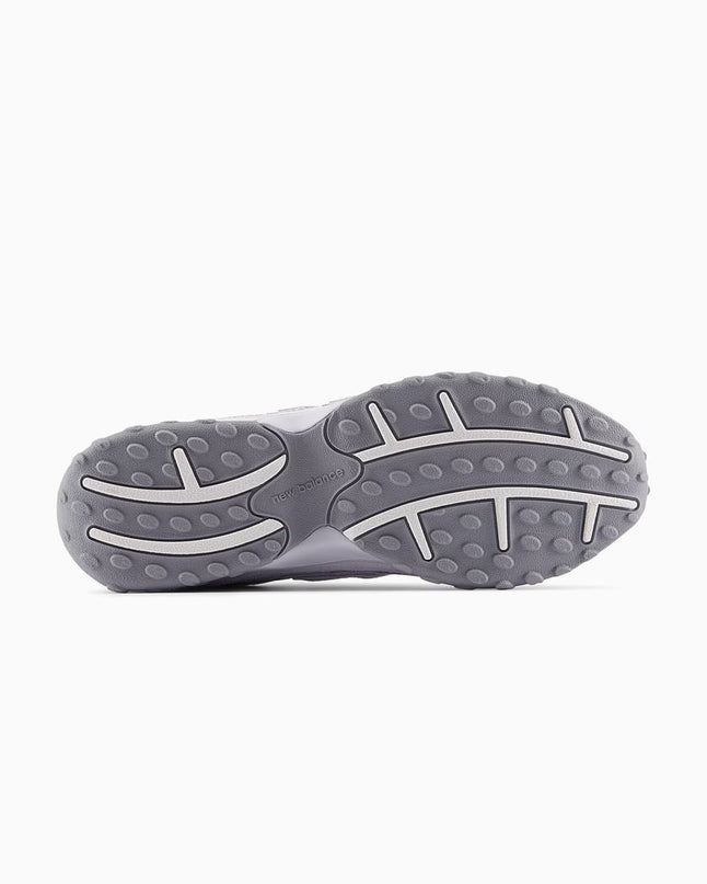 Nieuwe Balance 204L sneakers van CAPE EXCLUSIVES, lichtgewicht en comfortabele sportschoenen voor dagelijks gebruik.