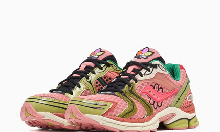 Sneakers van CAPE EXCLUSIVES, Saucony ProGrid Triumph 4 met bloemendessin en Virginia Creeper details, sportieve sneakers.