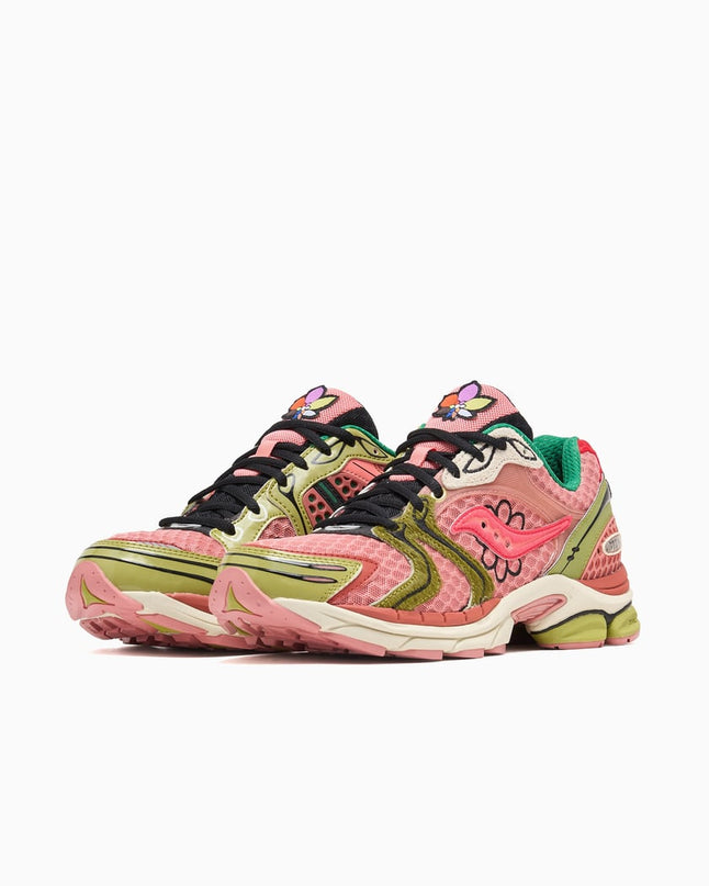Sneakers van CAPE EXCLUSIVES, Saucony ProGrid Triumph 4 met bloemendessin en Virginia Creeper details, sportieve sneakers.