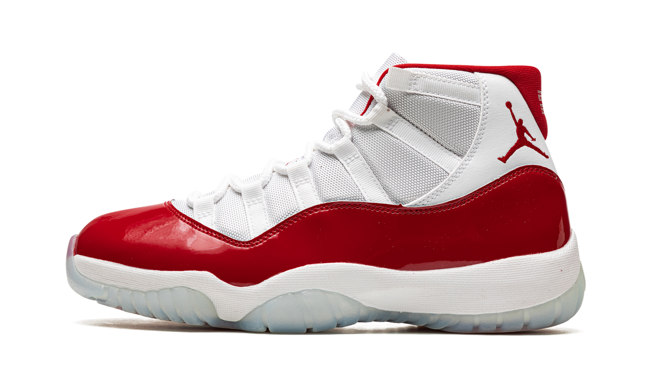 Lage Air Jordan 11 Cherry 2022 schoenen in rood en wit leer met glanzende afwerking voor heren