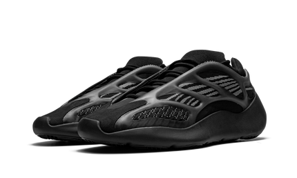 Witte Yeezy 700 V3 "Alvah" sneakers van Mijn winkel met opvallende ontwerp en ademend materiaal op de afbeelding