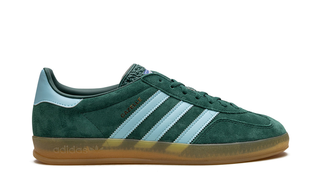 Groene Adidas Gazelle indoor schoenen met witte details, comfortabele sportschoenen voor binnen sporten