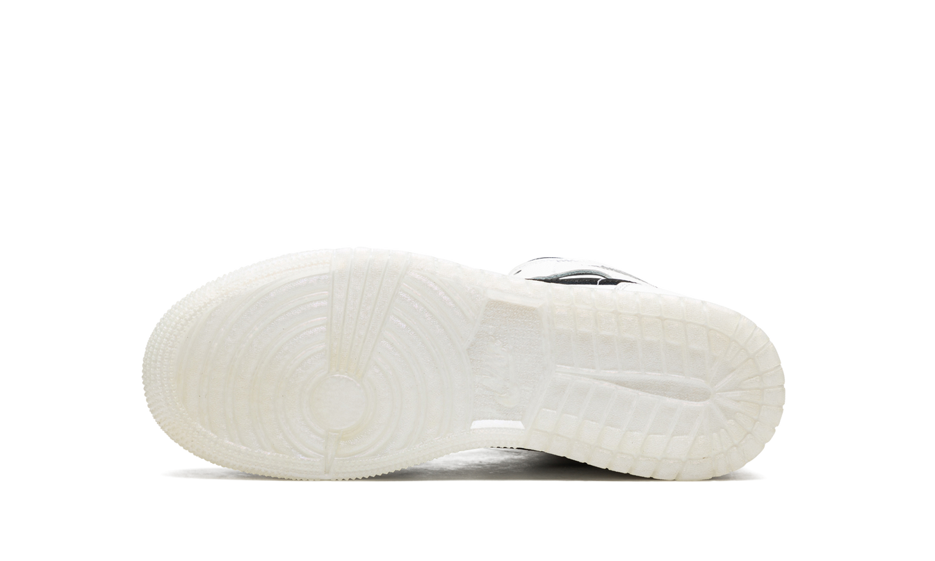 Lichte Air Jordan 1 MID SE GS sneakers met diamantpatroon en witte en blauwe details, ontworpen door Mijn winkel.