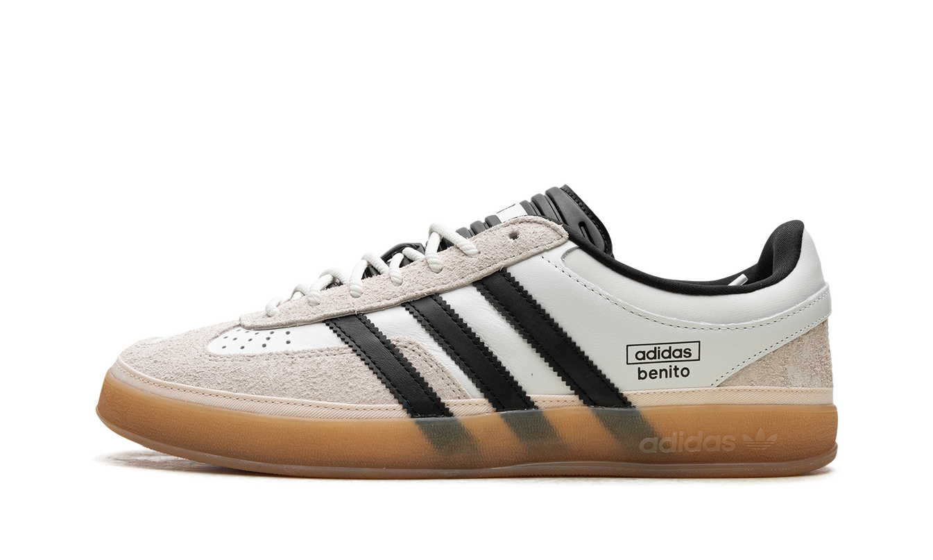 Adidas Gazelle indoor schoenen voor heren met "Bad Bunny - Off White" ontwerp, wit met zwarte details, geschikt voor binnengebruik