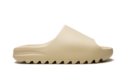 Lichte beige Yeezy Slide schoenen "Bone 2022" van Mijn winkel, comfortabel slip-on design met dikke zool.