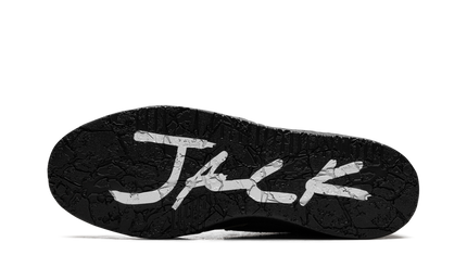 Nike Jumpman Jack TR Travis Scott Dark Mocha sneakers met bruine en zwarte details, zichtbaar in de afbeelding.