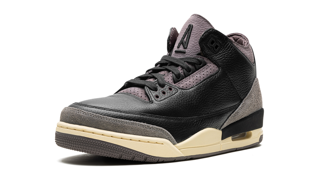 Zwarte Air Jordan 3 WMNS sneakers van Mijn winkel met A Ma Maniére ontwerp, close-up van de schoen en details.