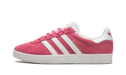 Dames Adidas Gazelle 85 Pink Fusion schoenen met roze en witte details, gemaakt van suède en leer, iconisch en comfortabel.