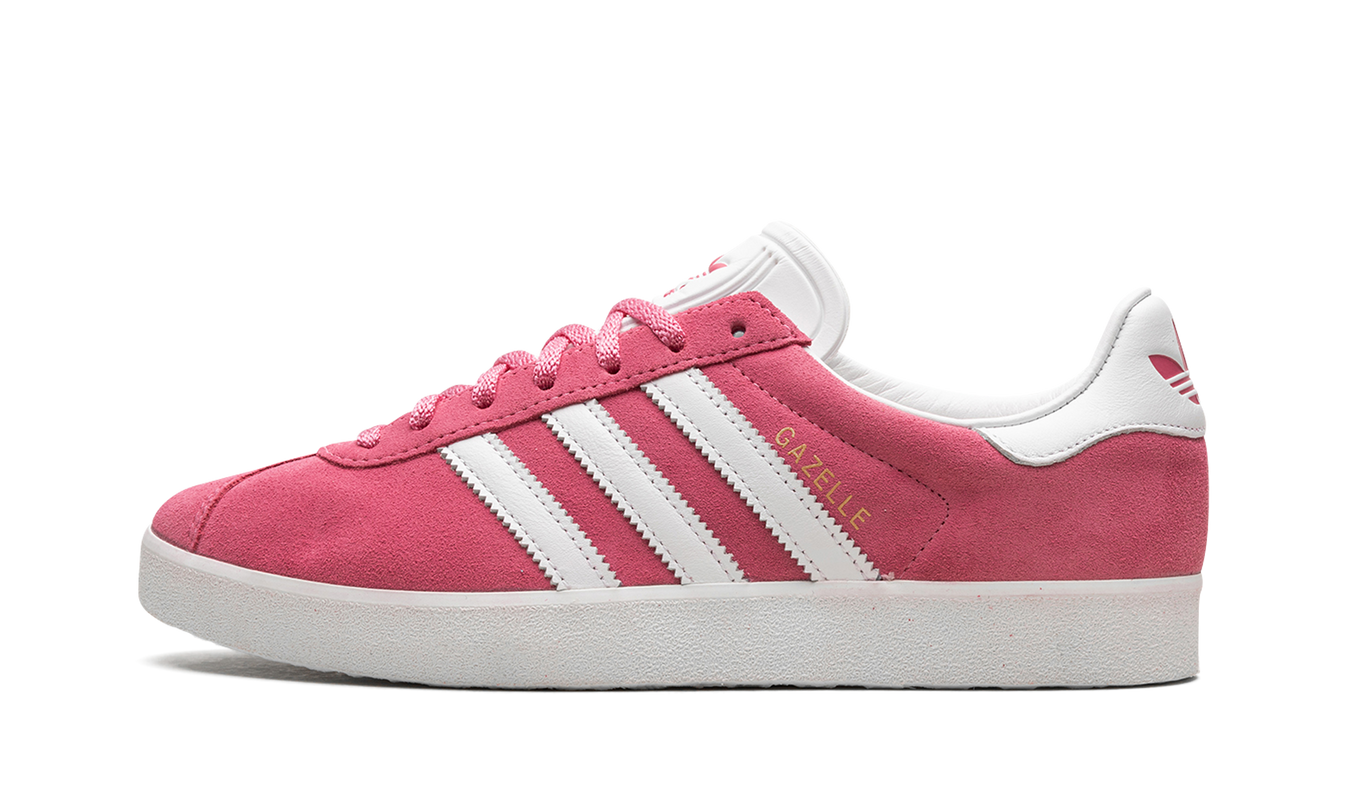 Dames Adidas Gazelle 85 Pink Fusion schoenen met roze en witte details, gemaakt van suède en leer, iconisch en comfortabel.