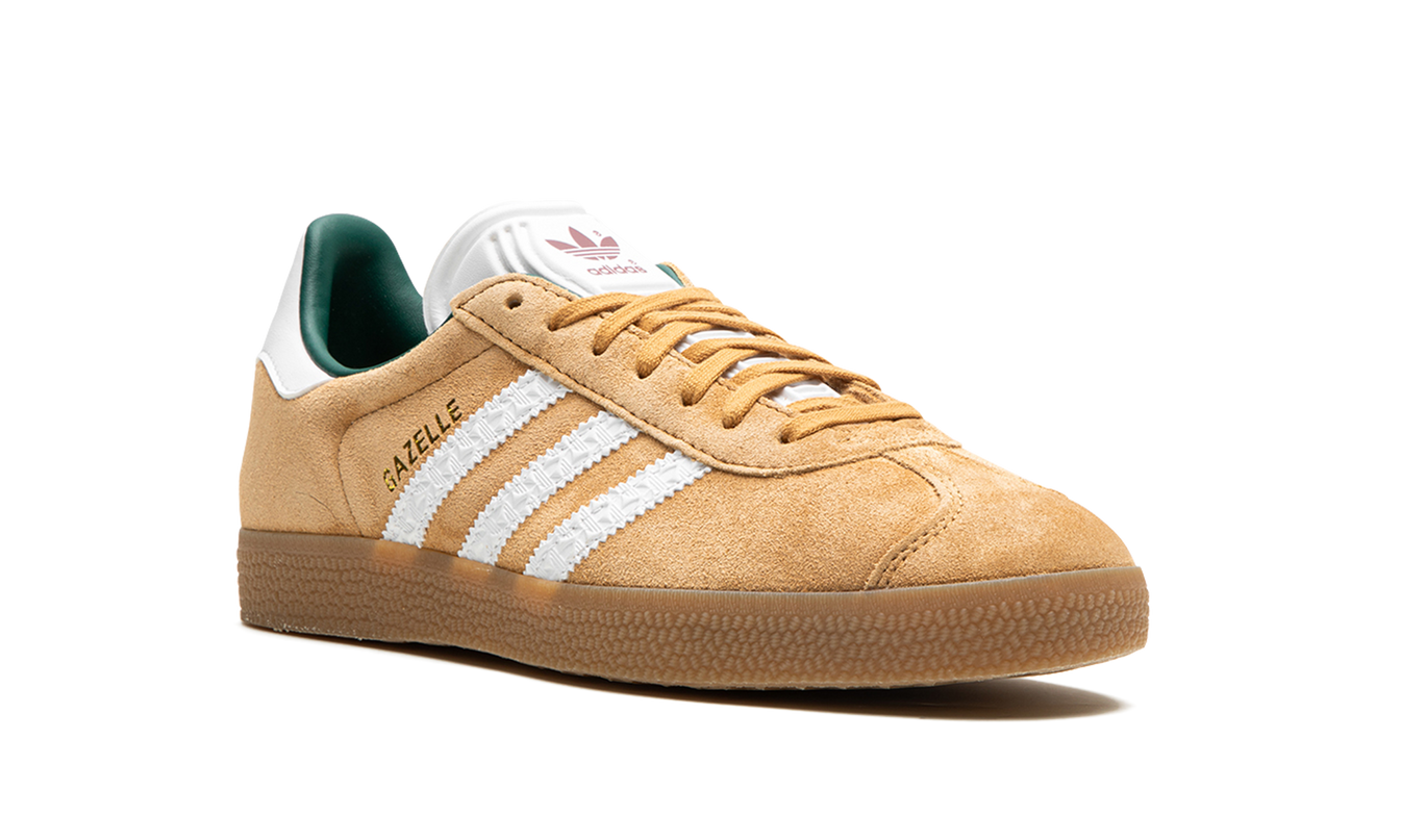 Adidas Gazelle Mesa schoenen in beige en groen, casual sneakers met leren bovenwerk en witte zool, voor heren of dames.