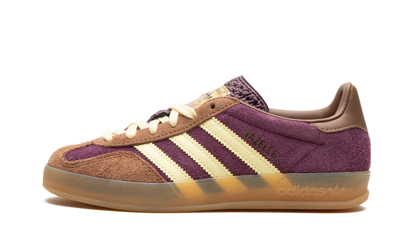 Adidas Gazelle indoor schoenen in maroon en bijna geel, comfortabel sportschoen met leren bovenwerk, geschikt voor binnengebruik