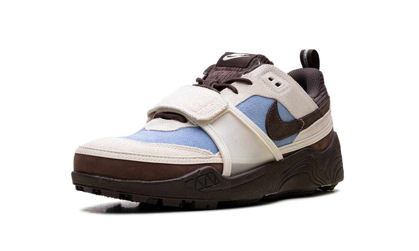 Blauwe Zoom Field Jaxx Travis Scott sneakers van Mijn winkel met witte accenten en Nike-schoenen stijl.