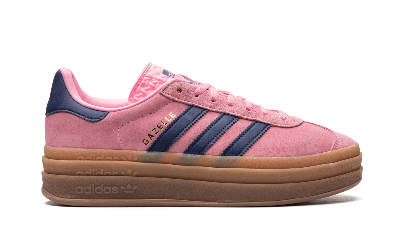 Lichte roze Adidas Gazelle BOLD damesschoenen met witte zool en zwart logo, slimme sportieve schoenen voor dames