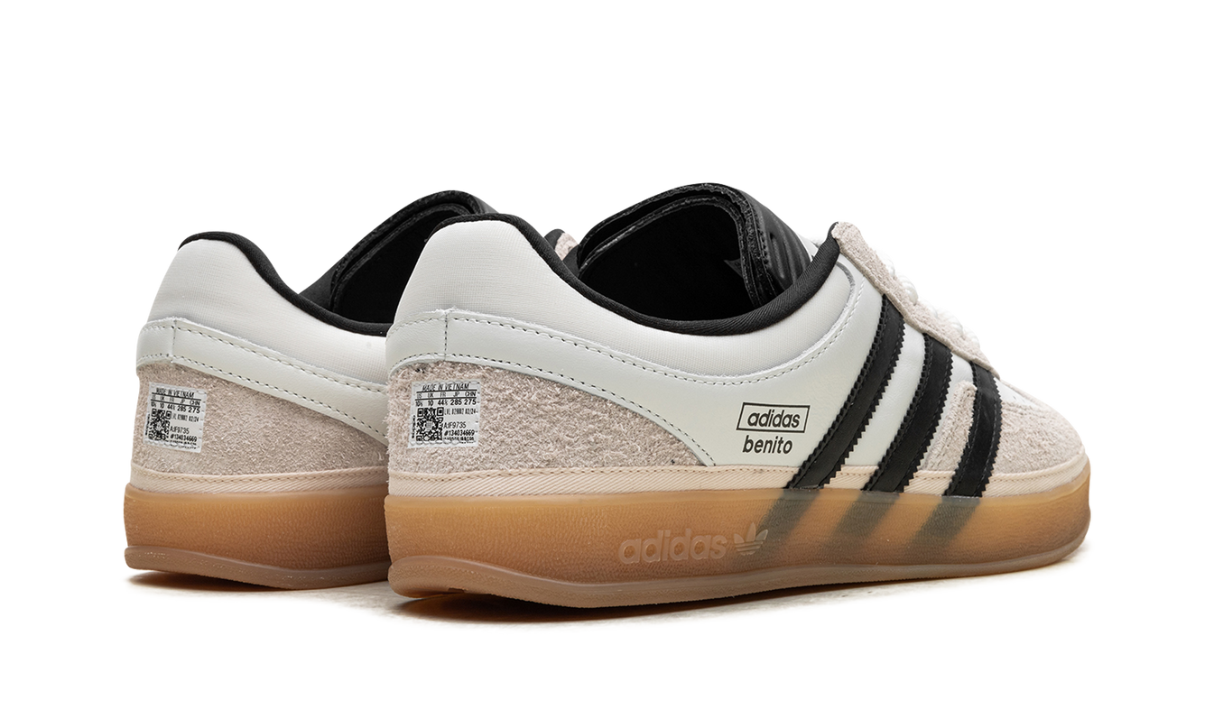 Adidas Gazelle Indoor sneakers voor mannen, zwart met witte details, ontworpen door Bad Bunny, gemaakt door Mijn winkel.